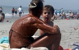 Picture of Wrinkled Skin_woman on beach Picture of Wrinkled Skin_woman on beach